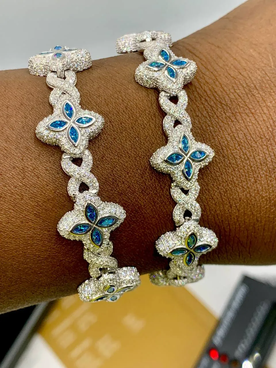 💎 VVS Moissanite Diamond Flow Cross Pendant with Star-Cross Bracelet