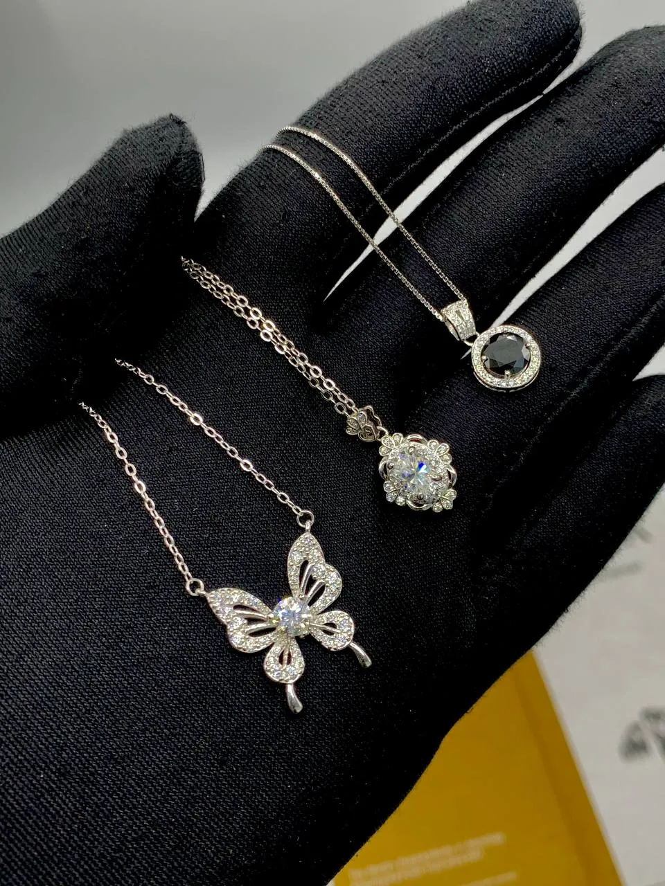 VVS Moissanite Diamond Female Necklace – Luxury 925 Silver Sparkling Jewelry Piece 💎🌹