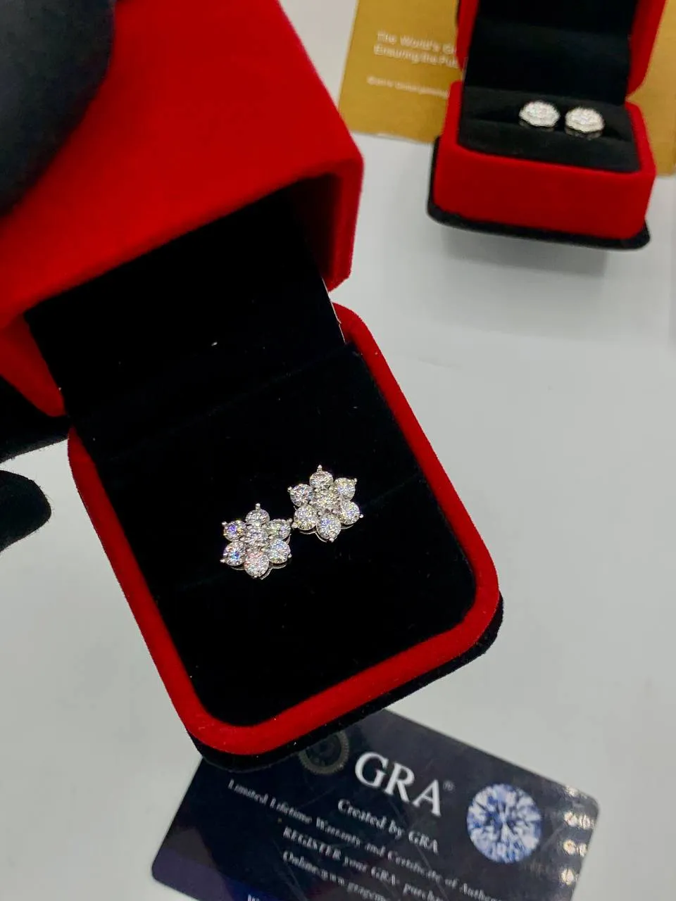 ✨ VVS Moissanite Diamond Unisex Earrings – 925 Silver, Diamond Tested 💎